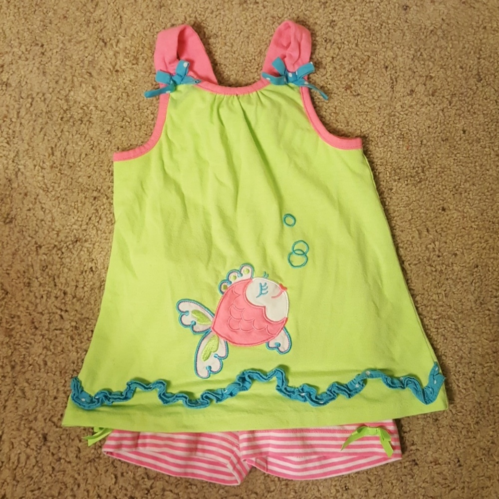 Girls 2 piece outfit
